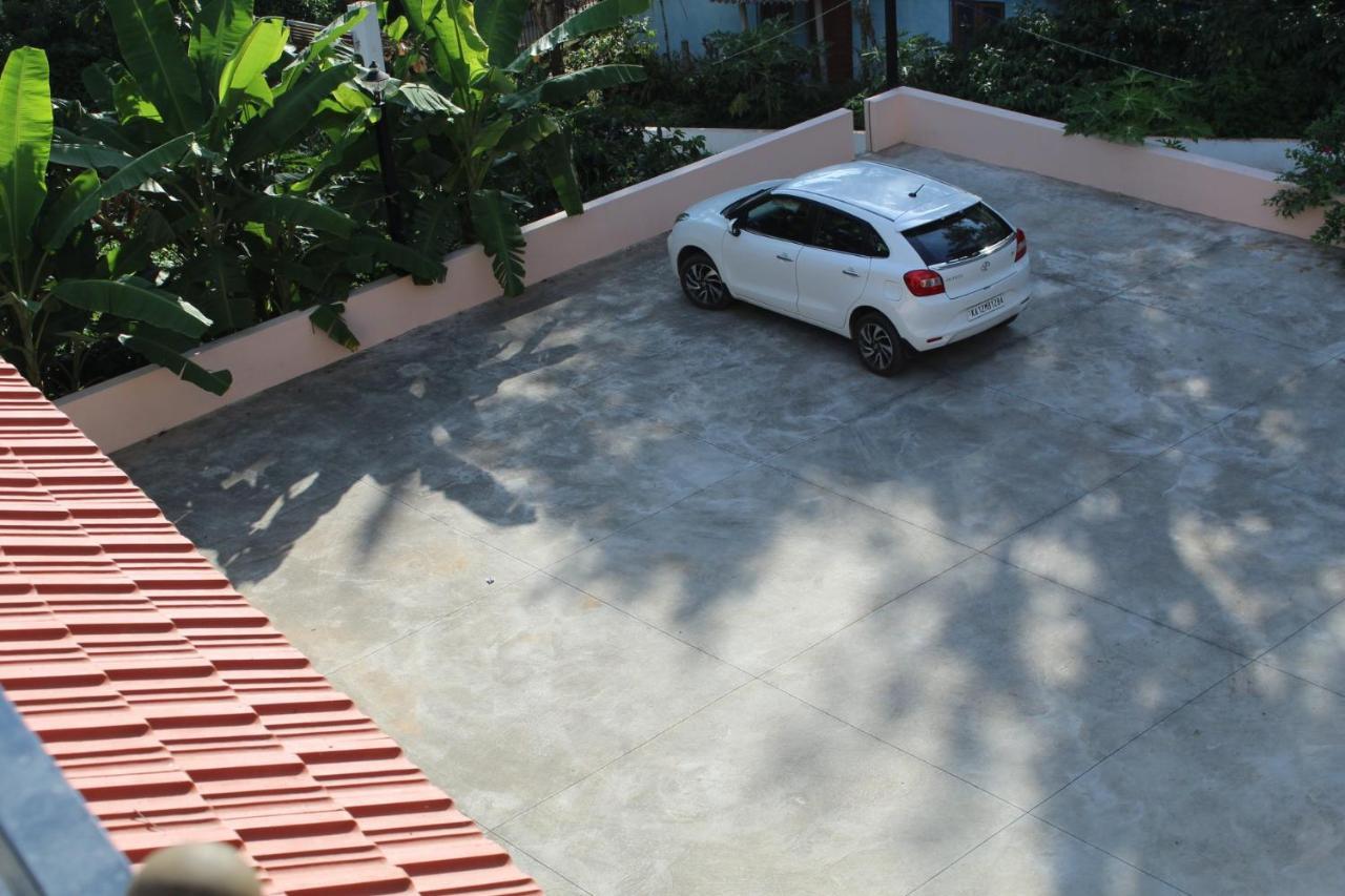 Appartamento Sri Lakshmi Estates Siddāpur Esterno foto