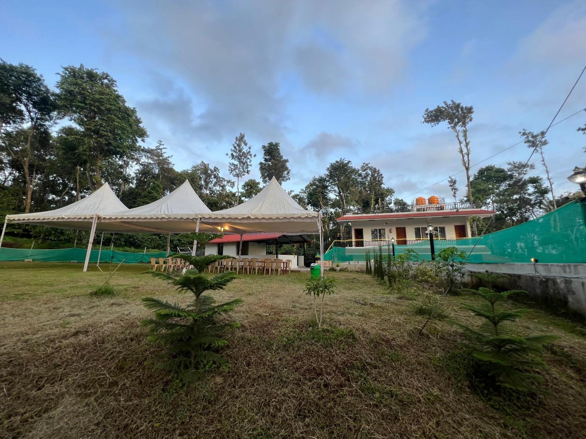 Appartamento Sri Lakshmi Estates Siddāpur Esterno foto